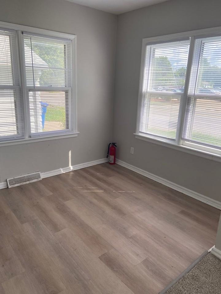 1214 E 21st St - Photo 5 of 14