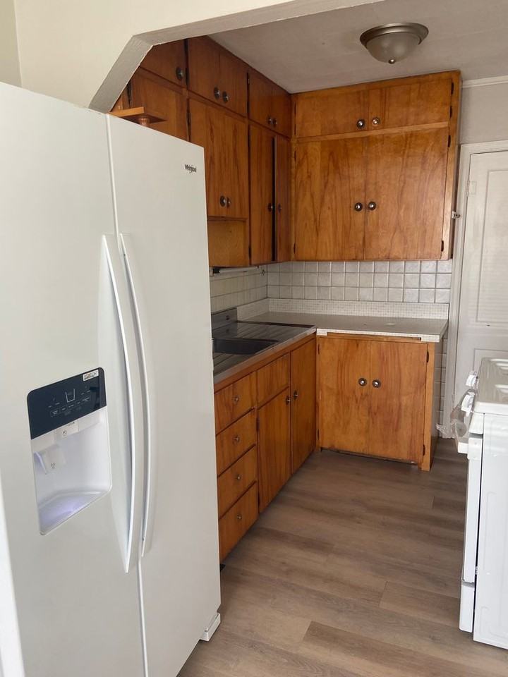1214 E 21st St - Photo 6 of 14