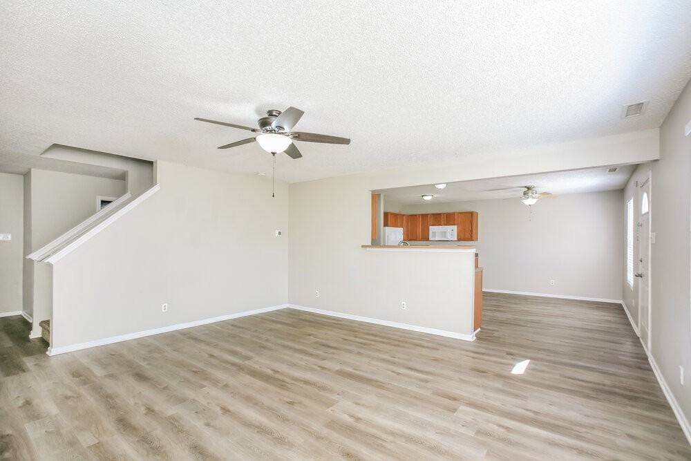 8551 Bluff Point Dr - Photo 6 of 17