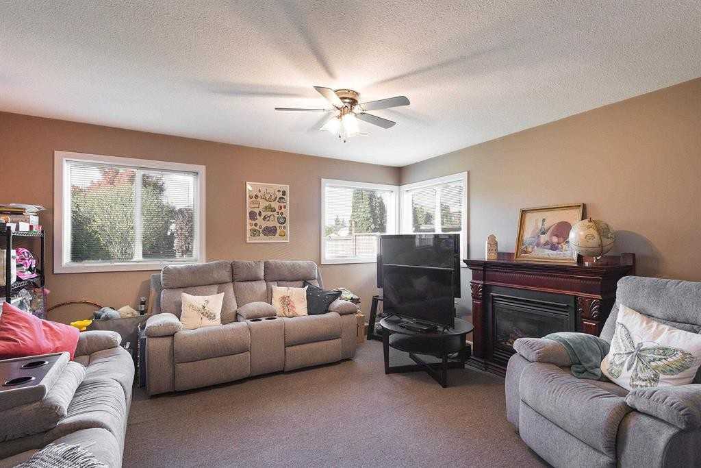 5713 Kathleen Drive, Chilliwack, BC - Apartment for rent