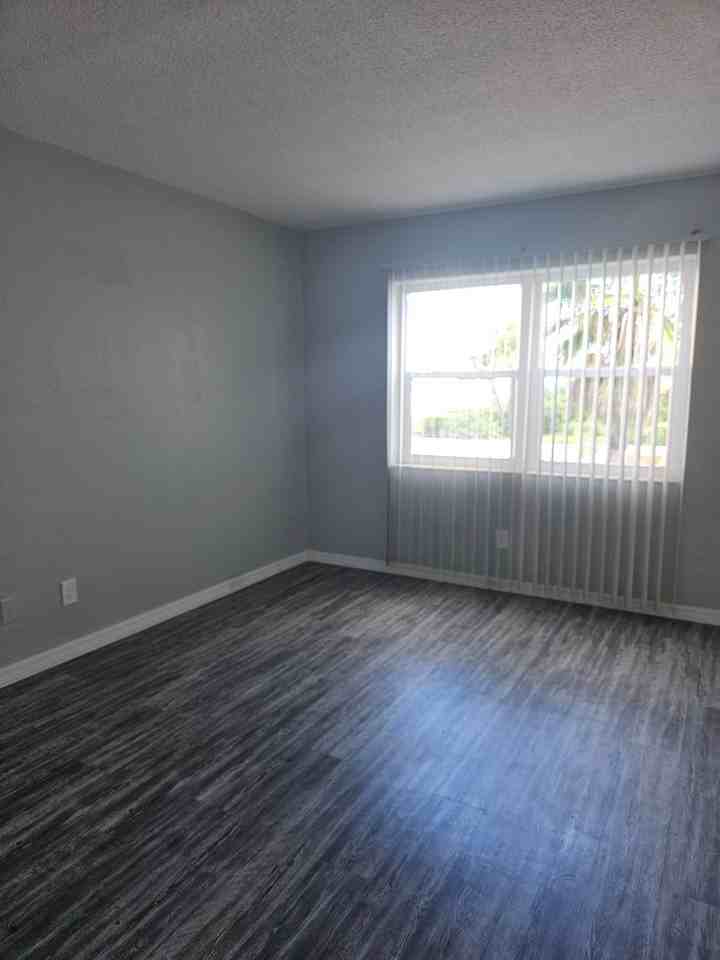 1825 N Atlantic Ave - Photo 2 of 5