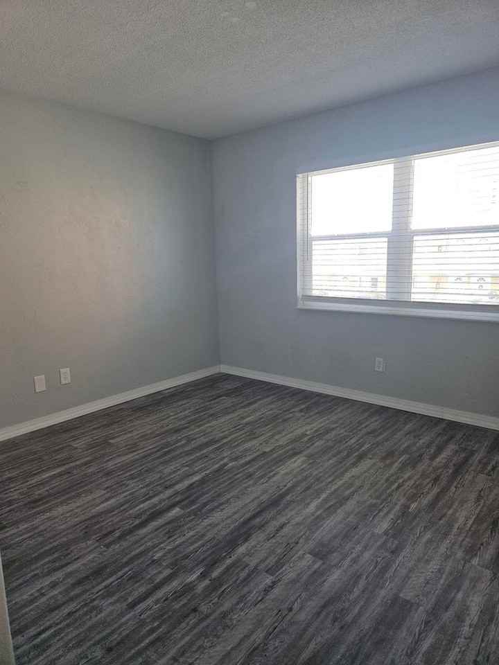 1825 N Atlantic Ave - Photo 3 of 5