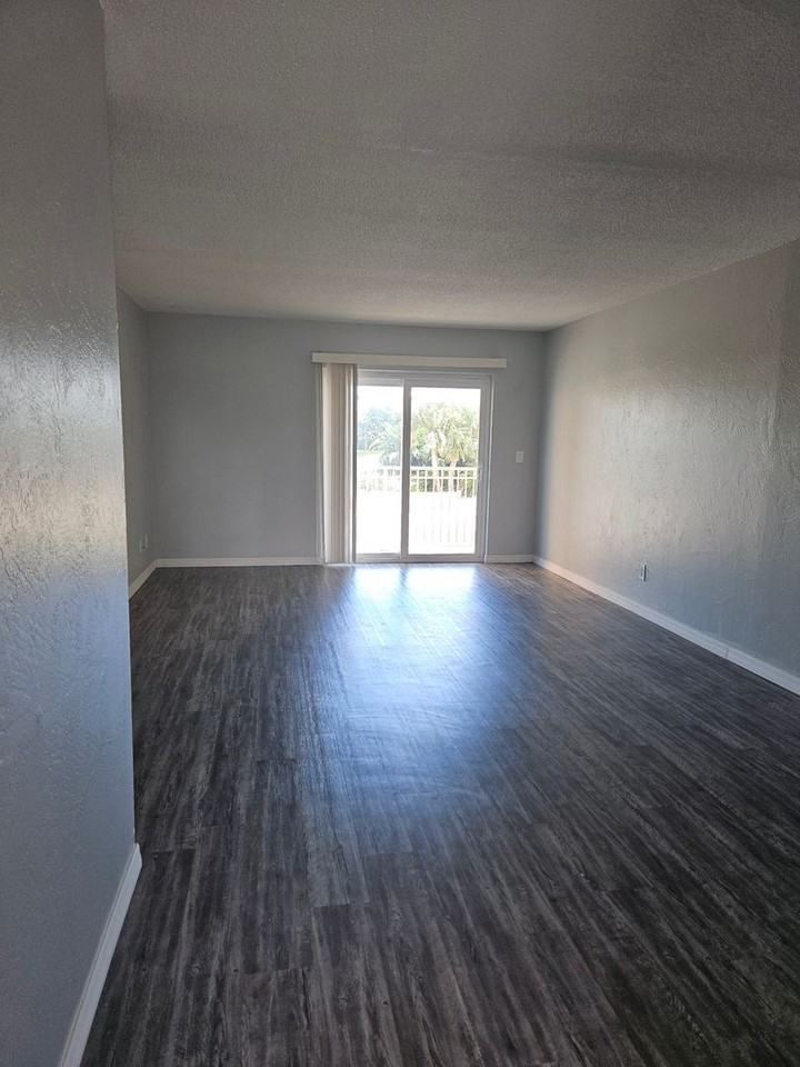 1825 N Atlantic Ave - Photo 5 of 5