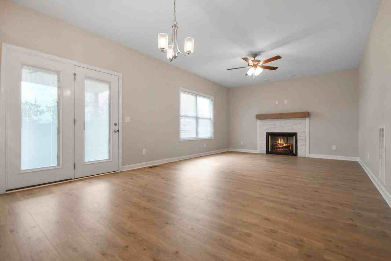 1124 Stillwood Dr - Photo 6 of 21