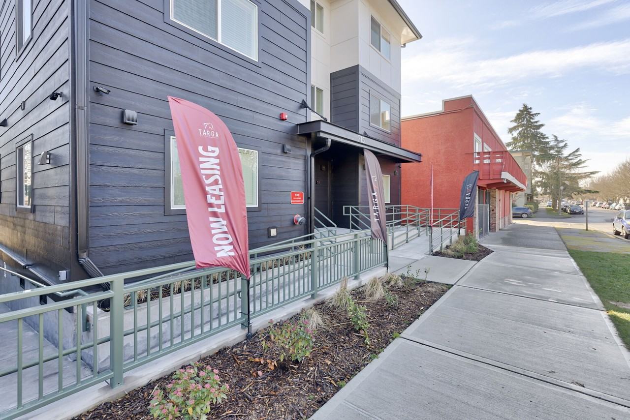 7th and I Apartments - Photo 3 of 14