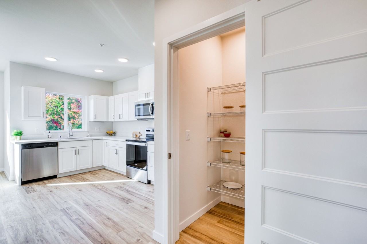 7th and I Apartments - Photo 6 of 14