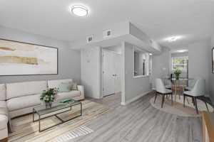 featured image of 727 Moore St