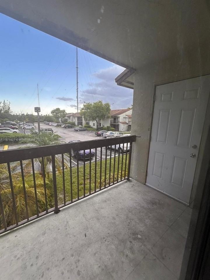 425 Northwest 210th Street #203 - Photo 5 of 17