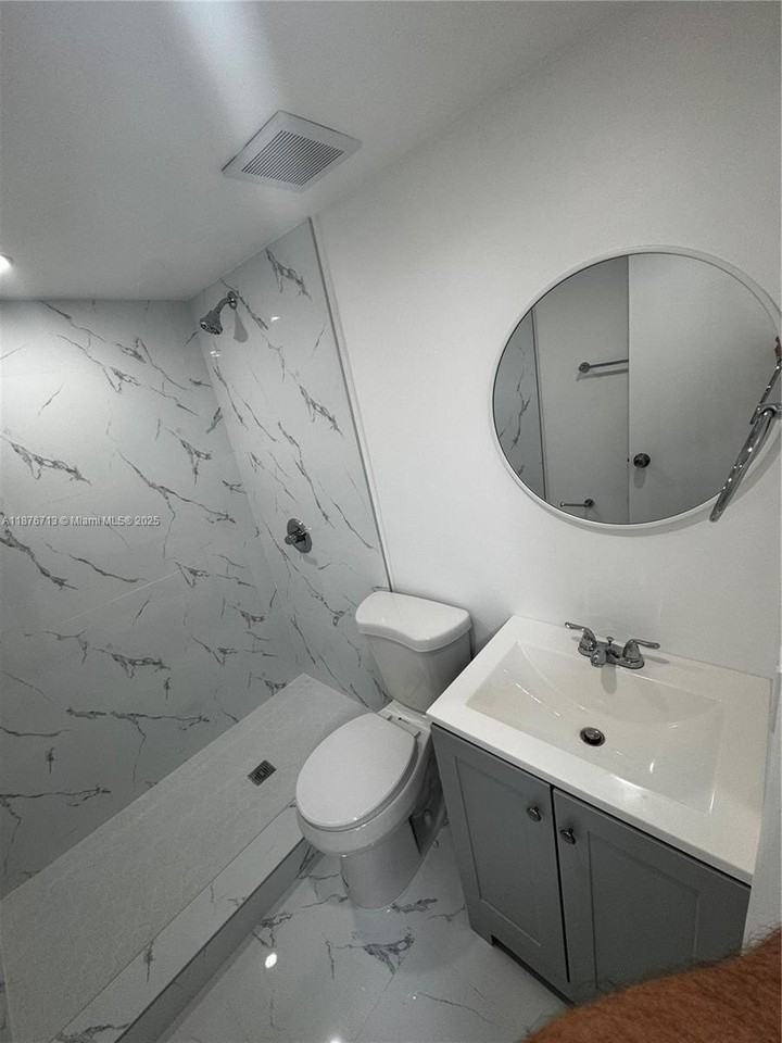 2515 Polk St #10 - Photo 7 of 50