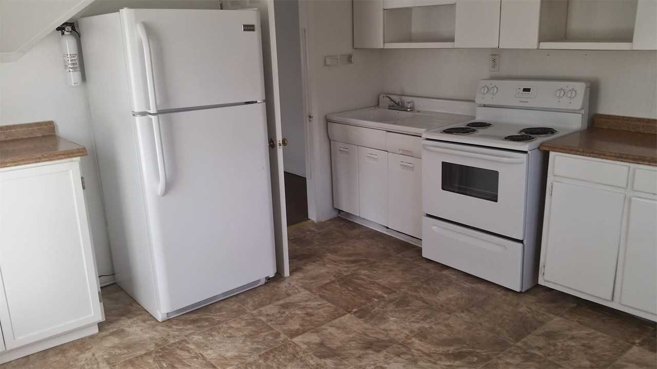 627 Longview St - Photo 3 of 8