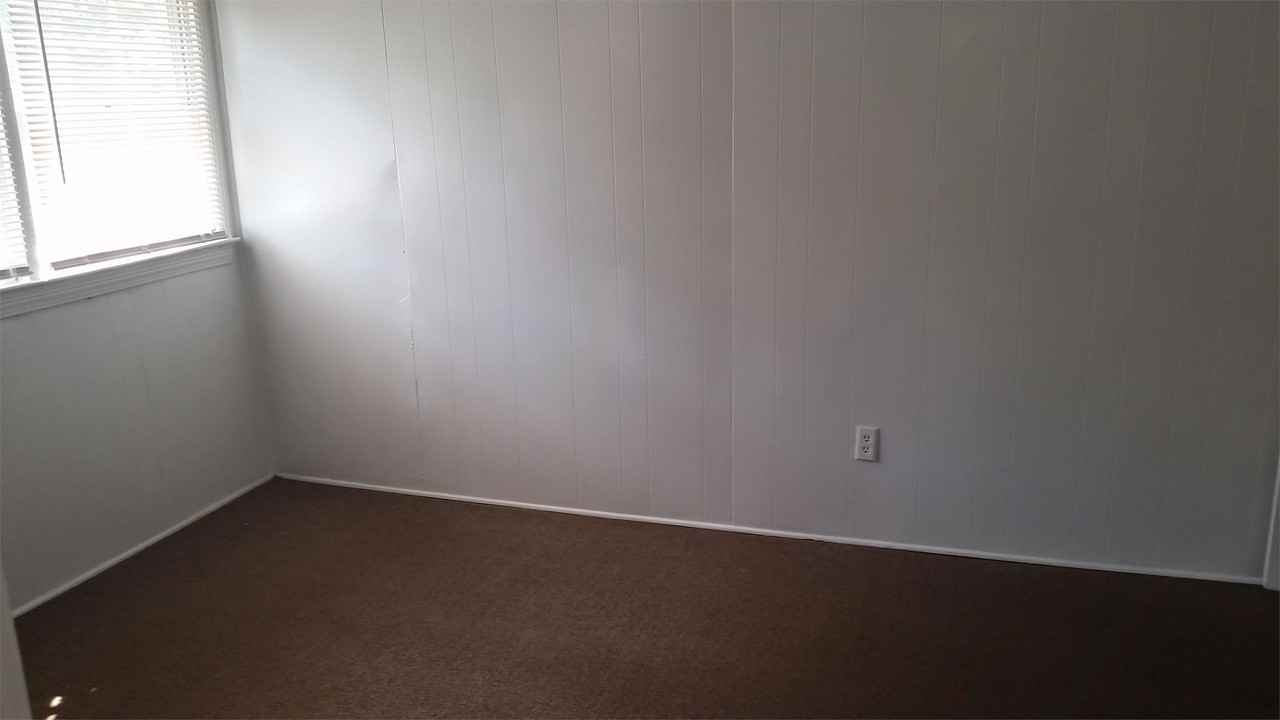627 Longview St - Photo 5 of 8