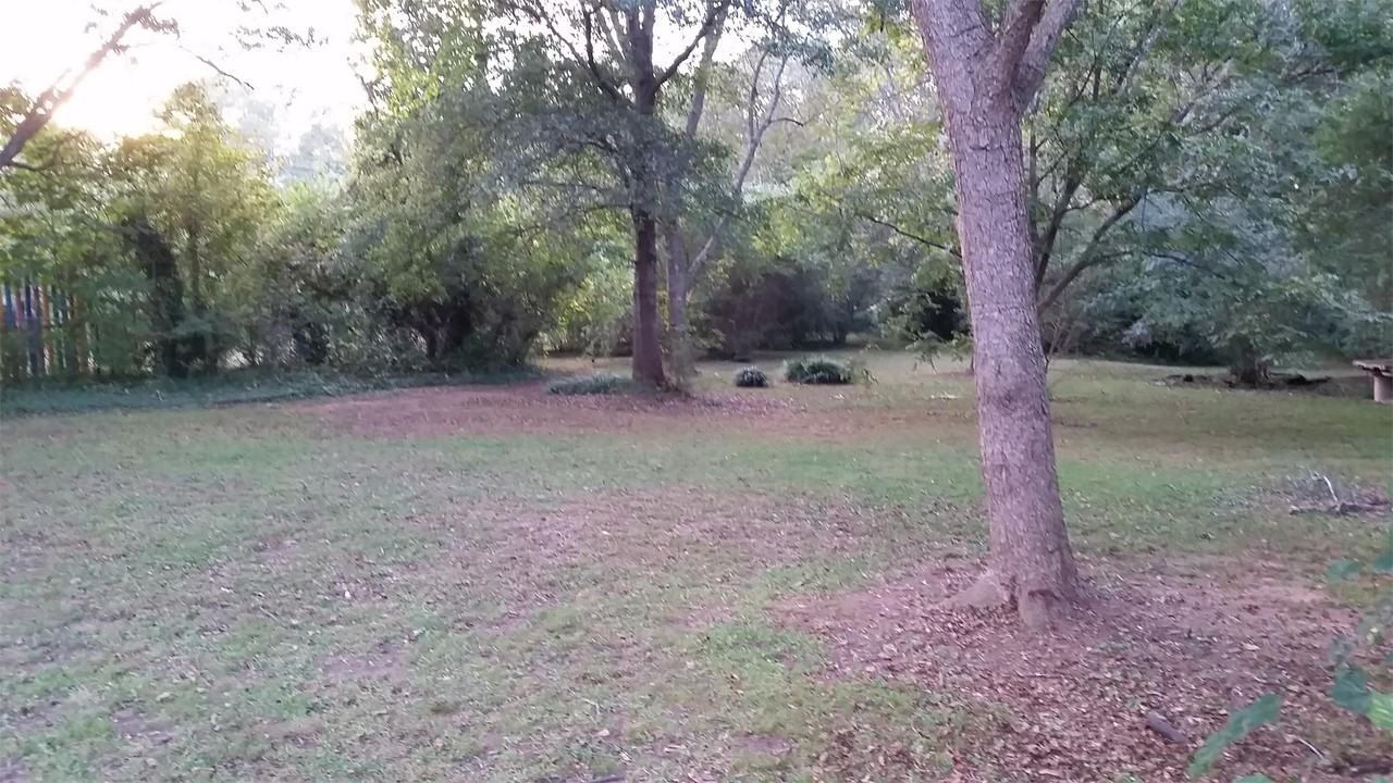 627 Longview St - Photo 7 of 8
