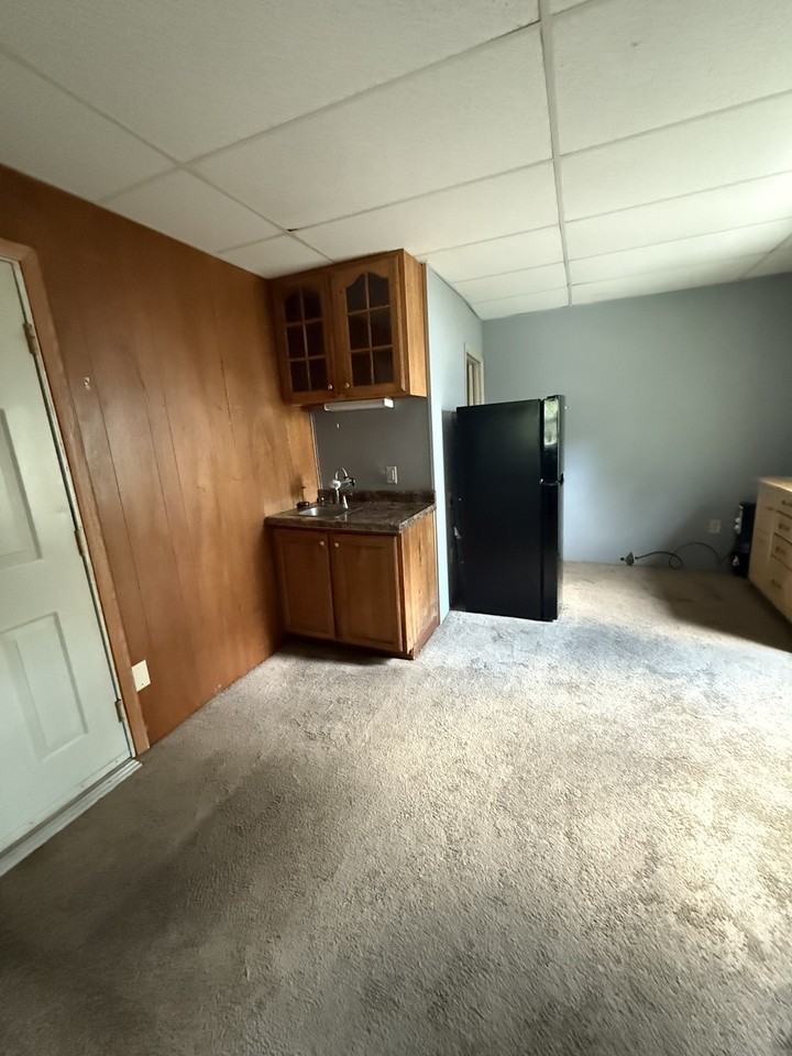 1013 West Church Street - Photo 3 of 10