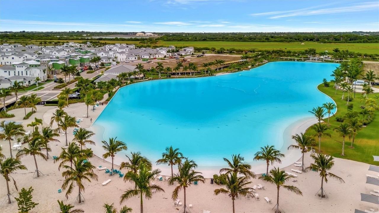 5939 Redbay Blvd - Photo 3 of 50