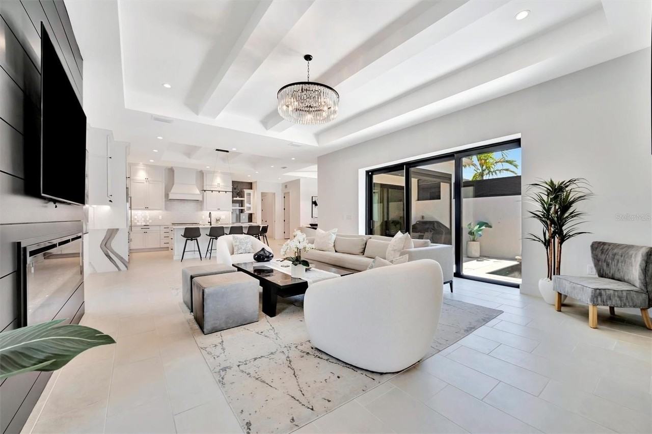 5939 Redbay Blvd - Photo 5 of 50