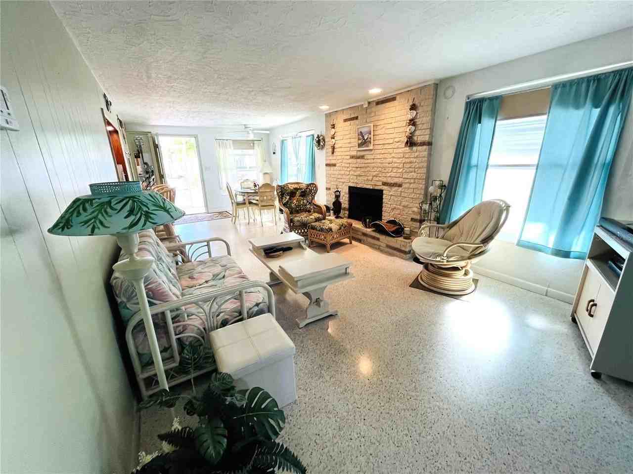 2307 New York Ave - Photo 5 of 42