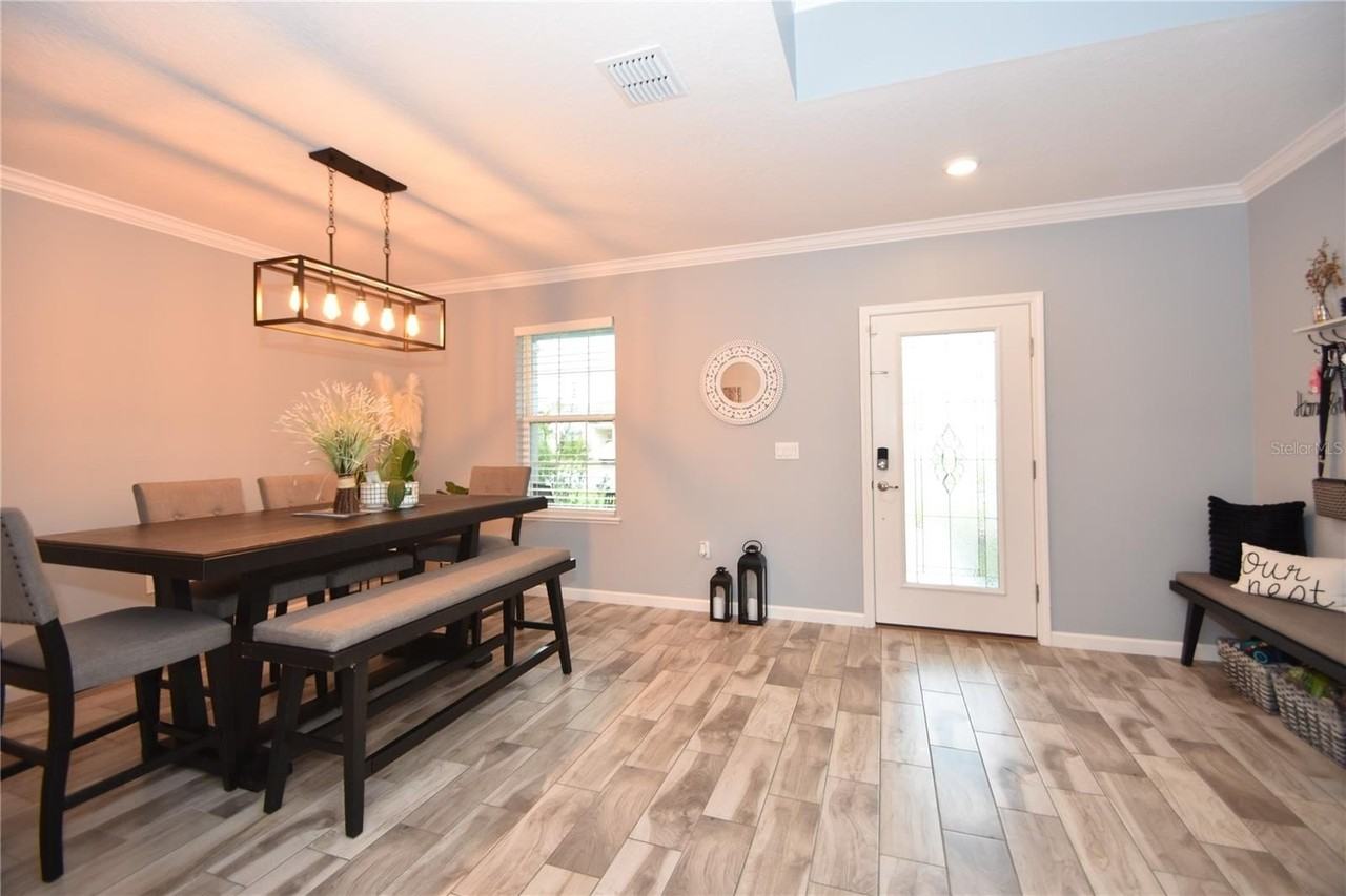 124 Oakleaf Way - Photo 2 of 36