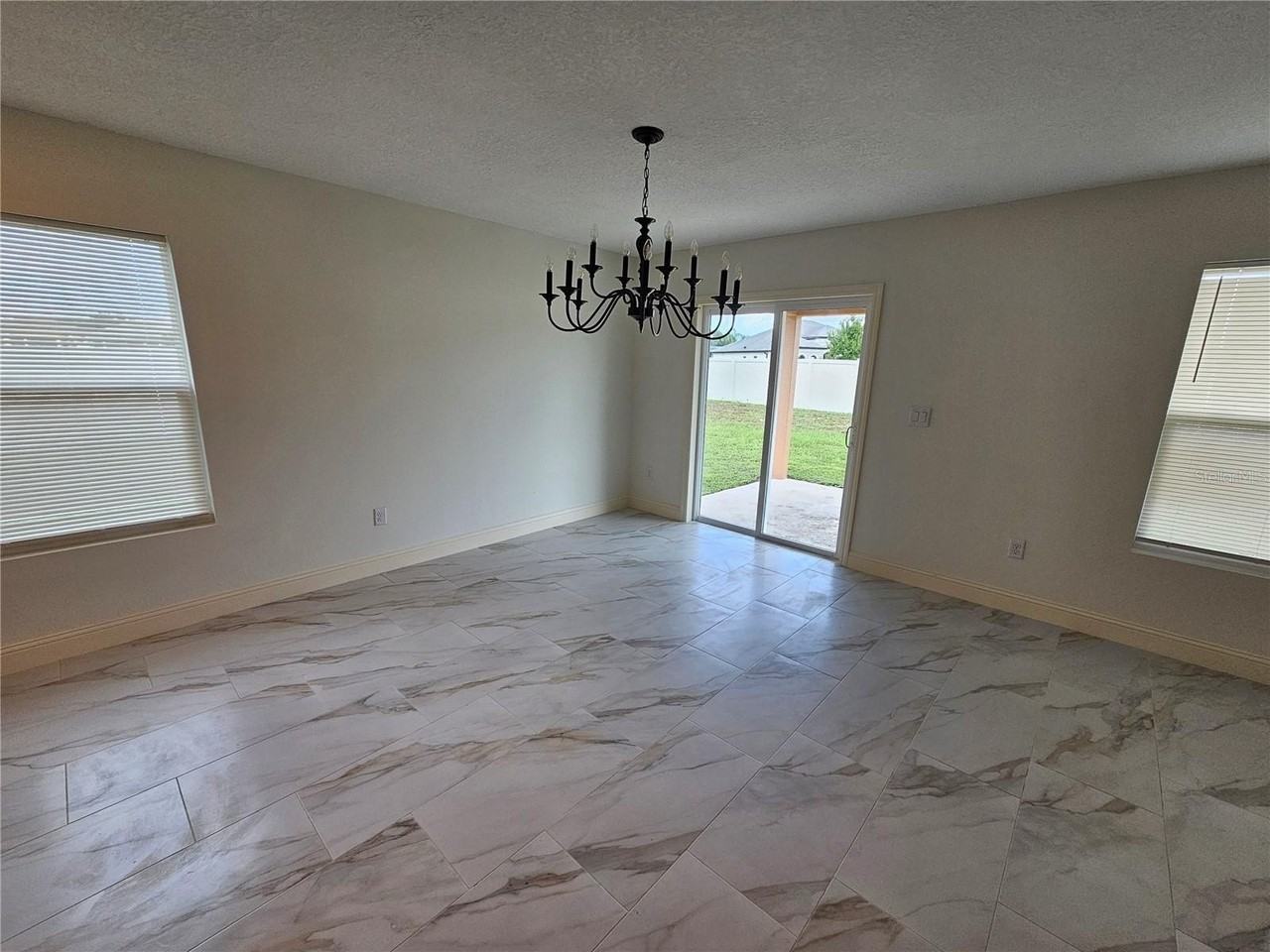 1640 Strathmore Circle - Photo 4 of 18