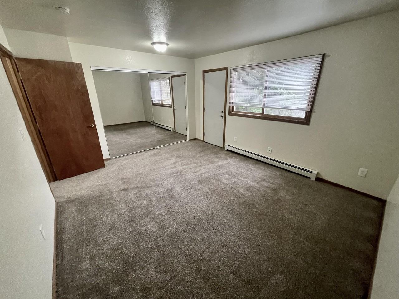 (33) 724 E 76th - Photo 2 of 10