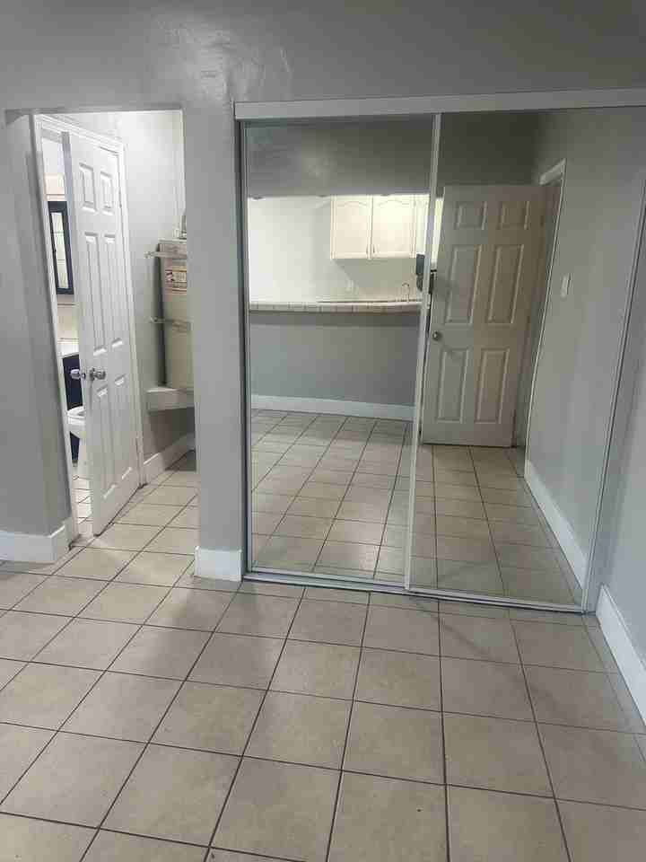 5606 S. Figueroa St. - Photo 2 of 12