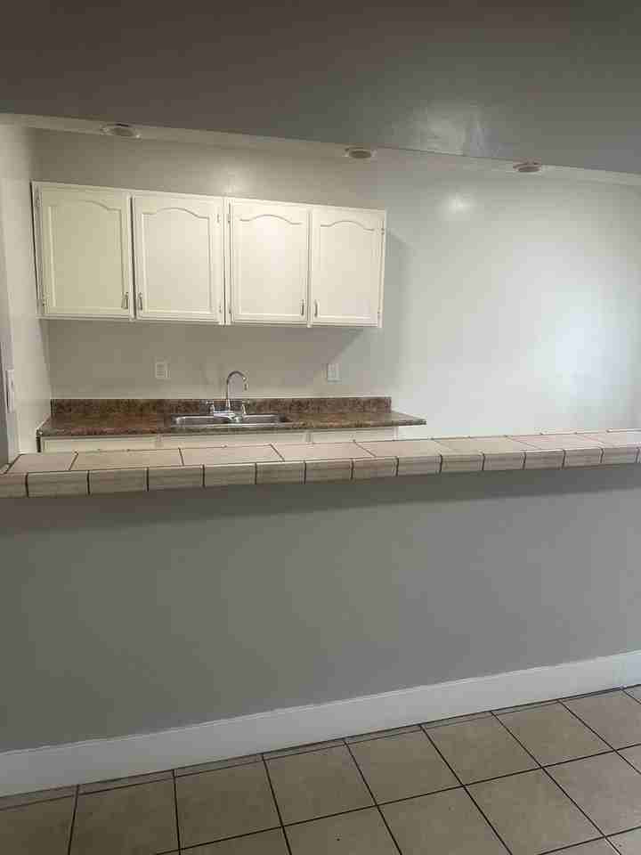 5606 S. Figueroa St. - Photo 4 of 12