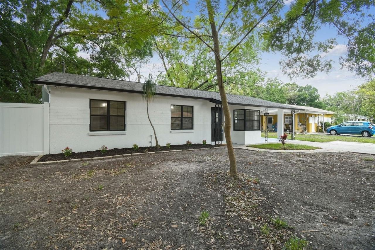 4910 Darby Avenue - Photo 4 of 50