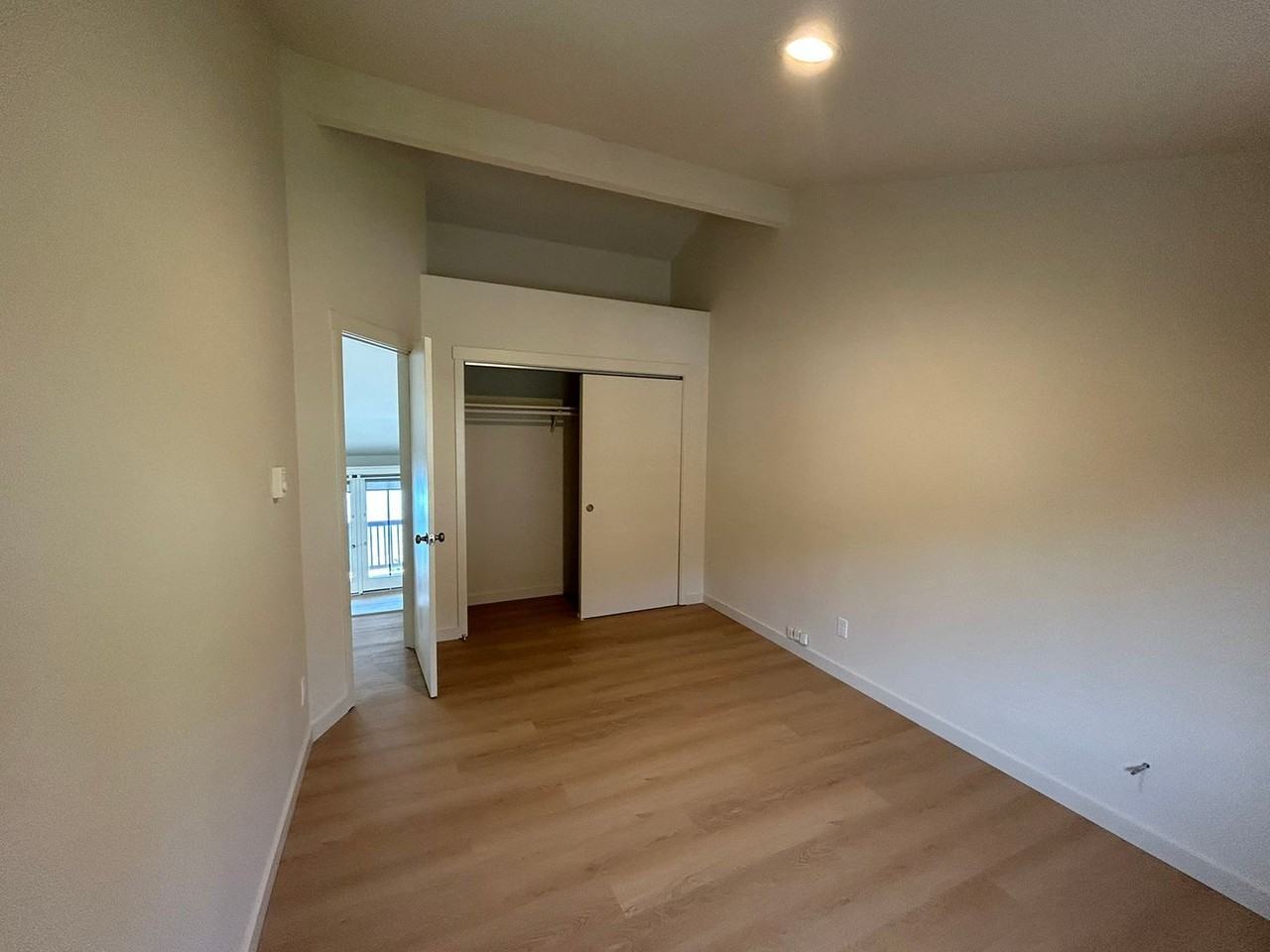 3801 Beach Dr Sw - Photo 5 of 18