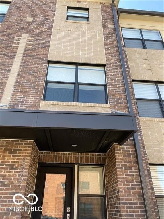 2577 Filson Street - Photo 4 of 37