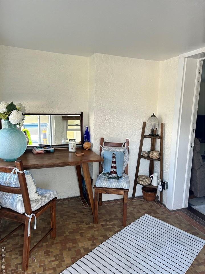 3 Clayton Ave - Photo 2 of 11