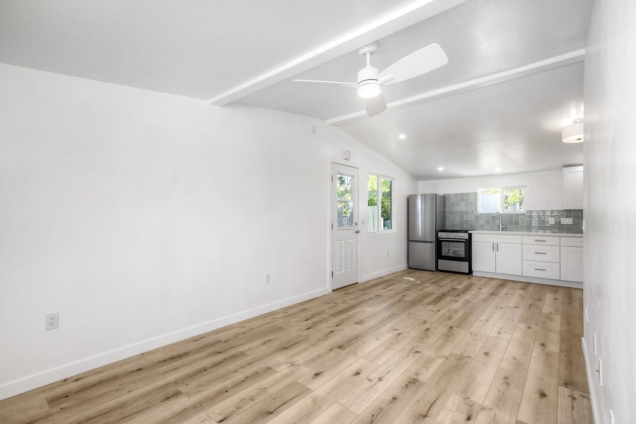 4108 Mission Avenue - Photo 4 of 18