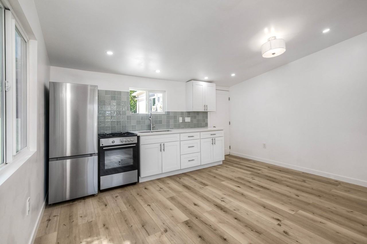 4108 Mission Avenue - Photo 5 of 18
