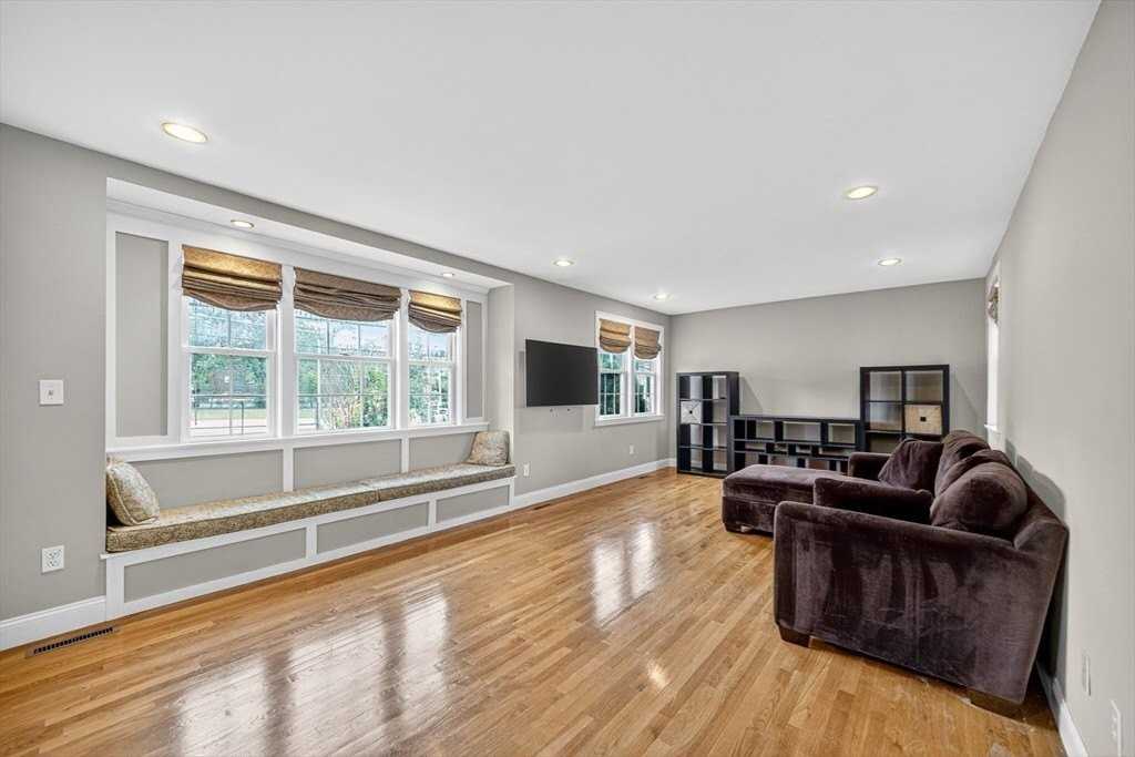 28 Webster Street #1 - Photo 5 of 27