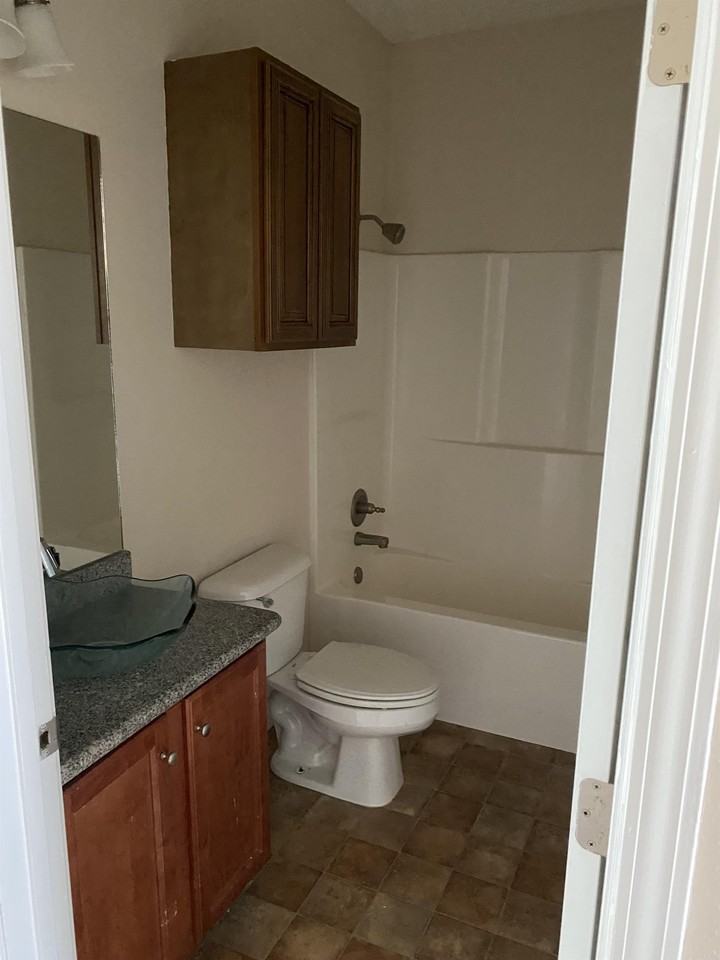 3073 Longfellow Rd - Photo 3 of 26