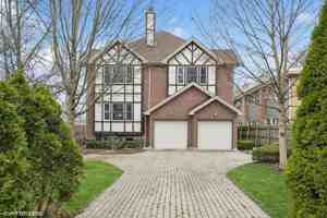 featured image of 410 Green Bay Rd