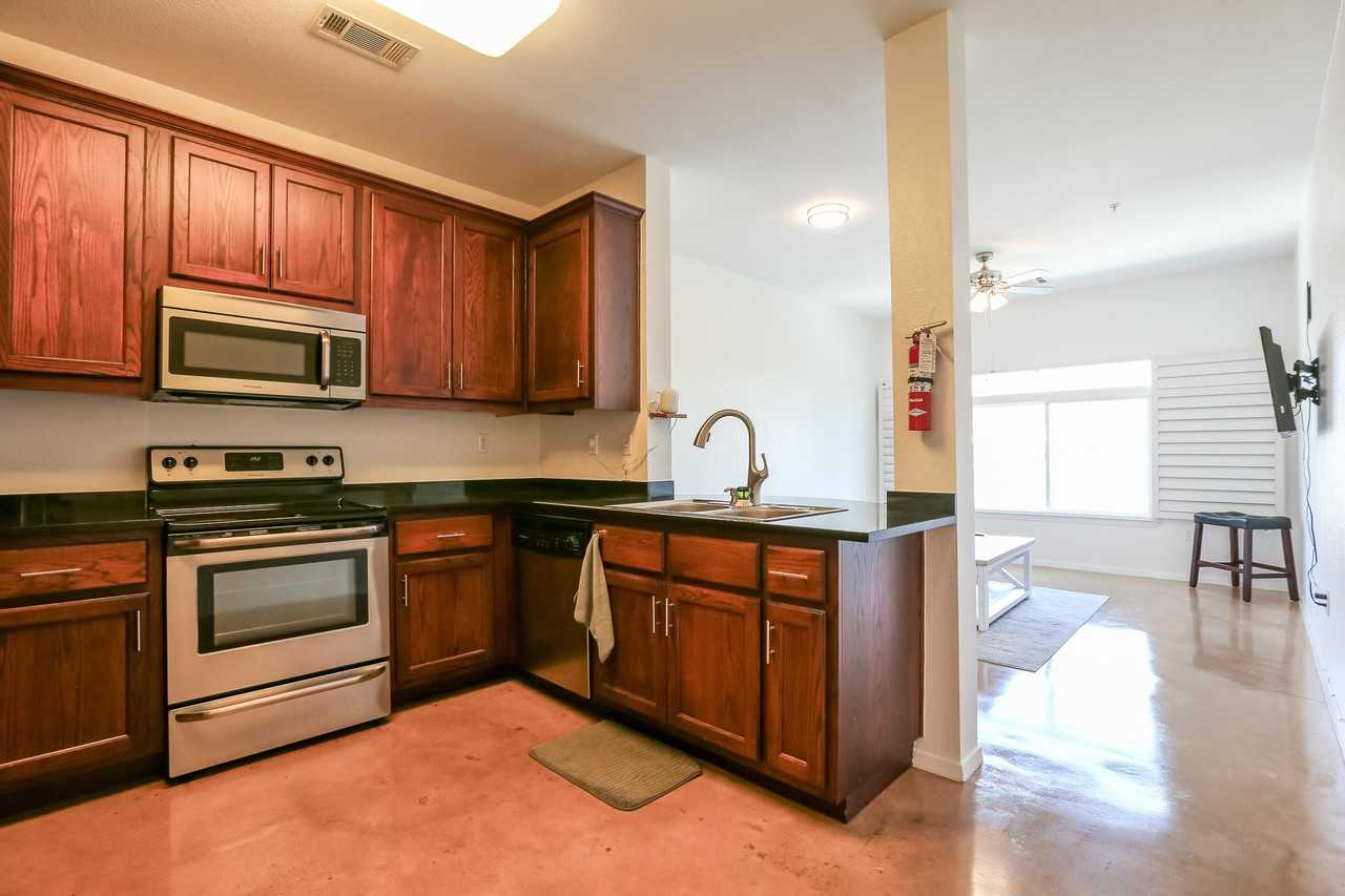 910 West 25th Street #509 - Photo 5 of 31