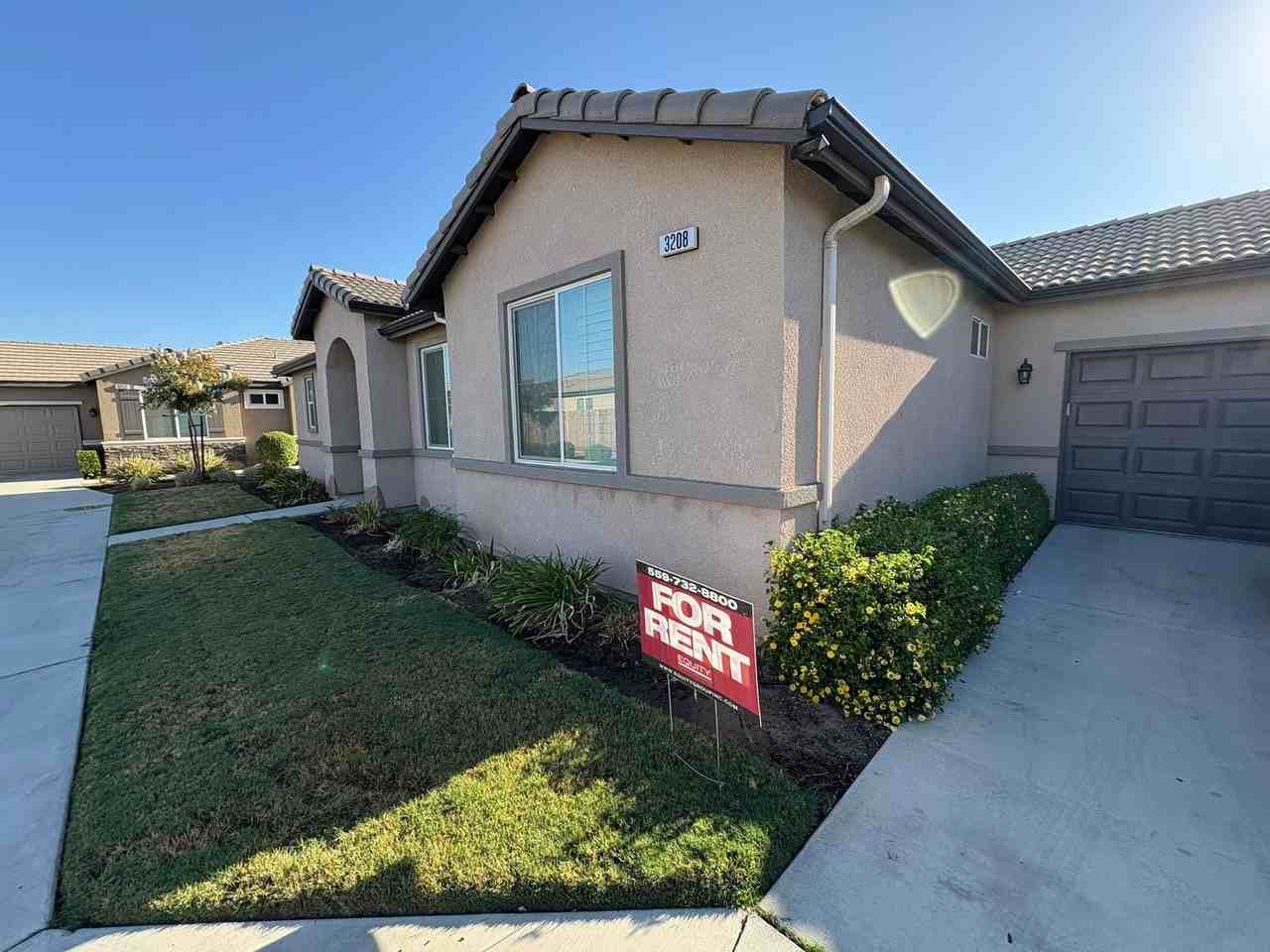 3208 N Rova Ct - Photo 3 of 33