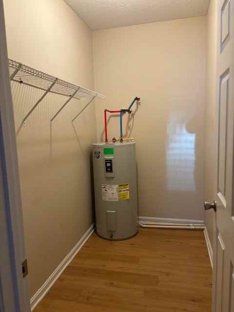 921 Redbud Apartments - Photo 7 of 8