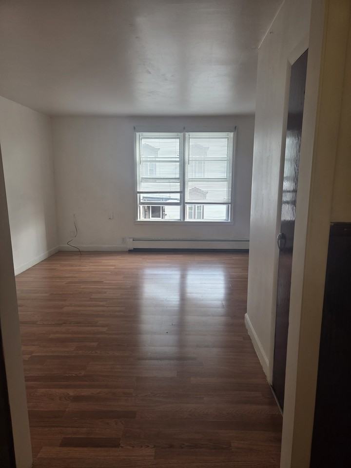 88 Blackstone Street - Photo 4 of 7