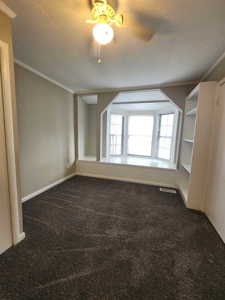 1319 Autumn Avenue - Photo 3 of 21