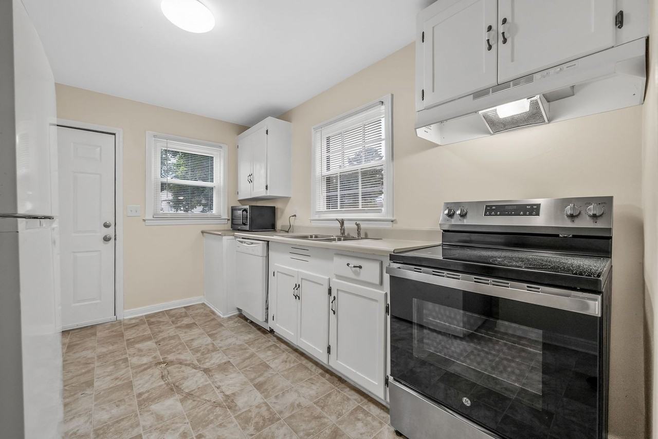 443 Gary Hills Dr - Photo 2 of 24