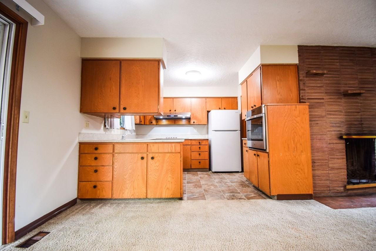 3945 Sw 102nd Ave - Photo 2 of 26