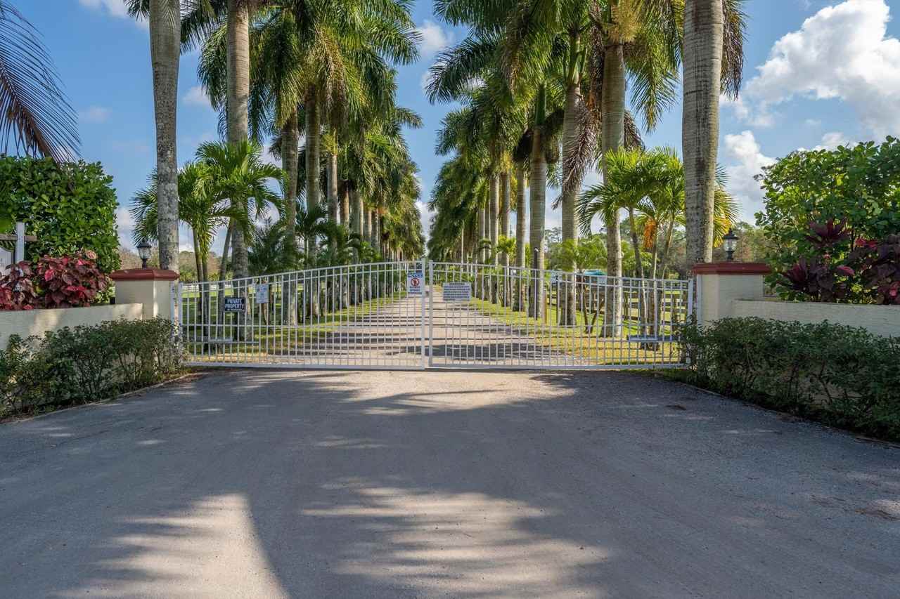 1666 C Rd - Photo 3 of 27