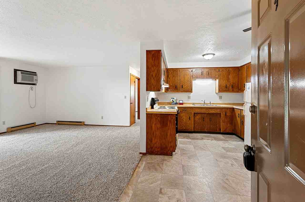 N3925 Washington Avenue - Photo 5 of 35