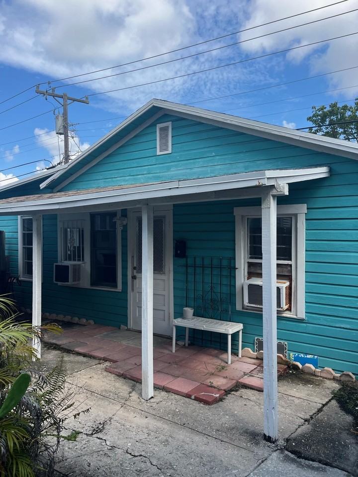 415 41st Street - Photo 2 of 10