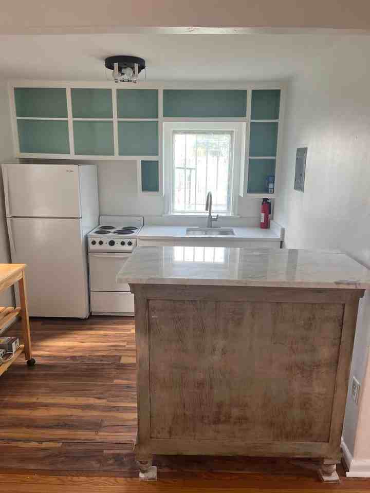 415 41st Street - Photo 4 of 10