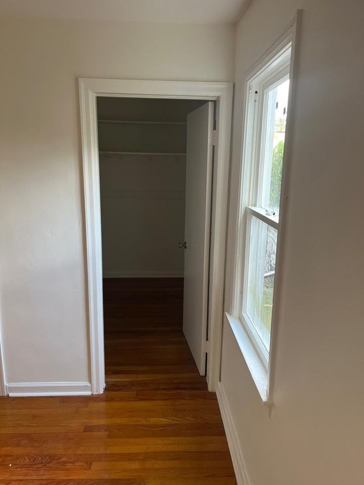 415 41st Street - Photo 5 of 10