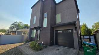 711 Roberts St - Photo 1 of 1