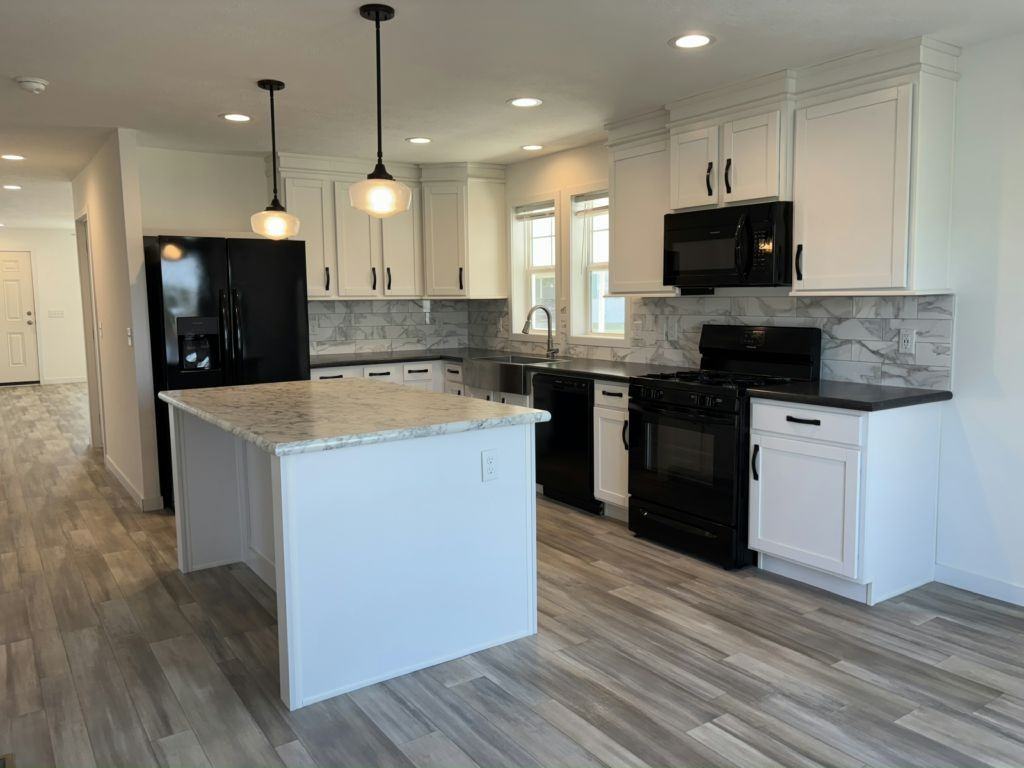 5104 Augusta Blvd - Photo 2 of 33