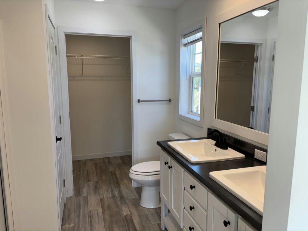 5104 Augusta Blvd - Photo 3 of 33