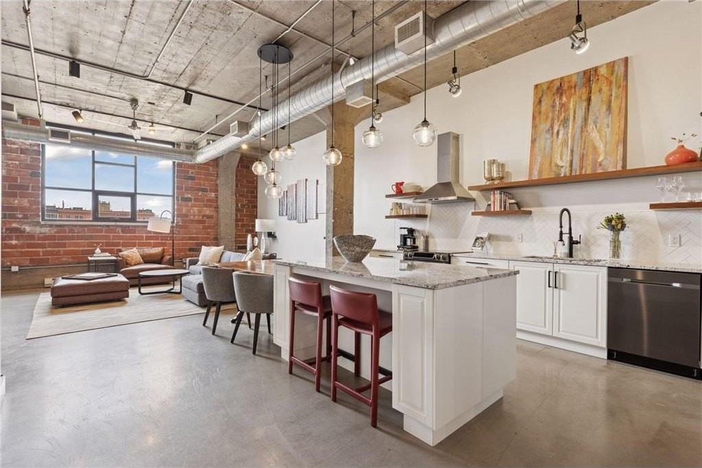 718 Washington Ave N #505 - Photo 3 of 25